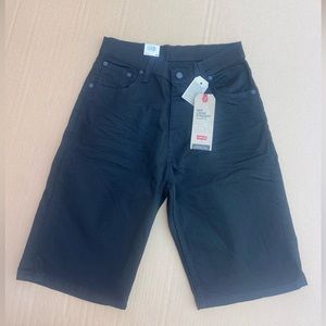 Levi's Men's 569 Loose Straight Denim Shorts/Black color/size 30..